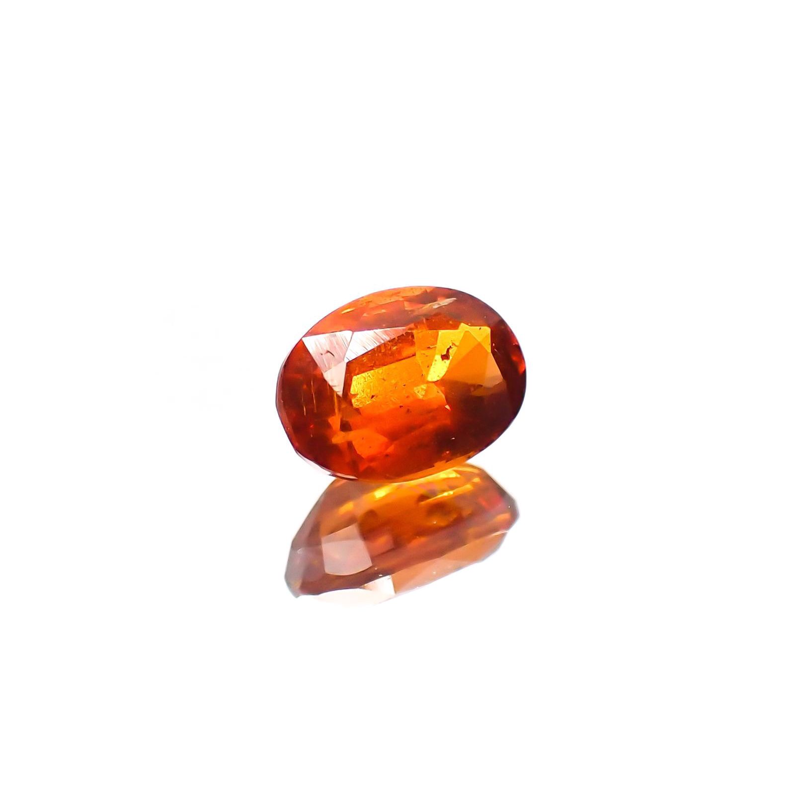 オレンジカイヤナイト(宝石名カイヤナイト) ネパール産 1.07ct 識別済[210812450]7×5mm前後