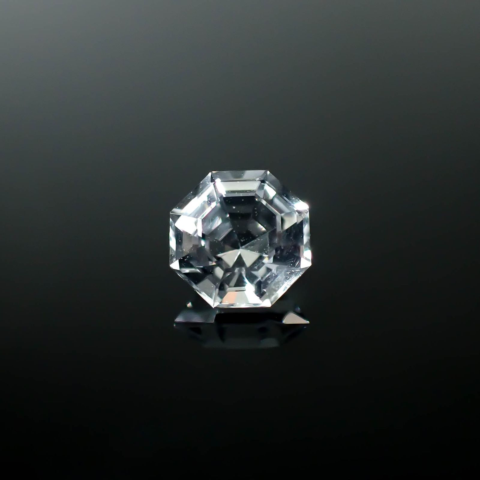 ◇オクタゴンカット◇レムリアンシードクリスタル(保証シール付き) ブラジル産 1.25ct / 7.1x7mm前後 [250730863]