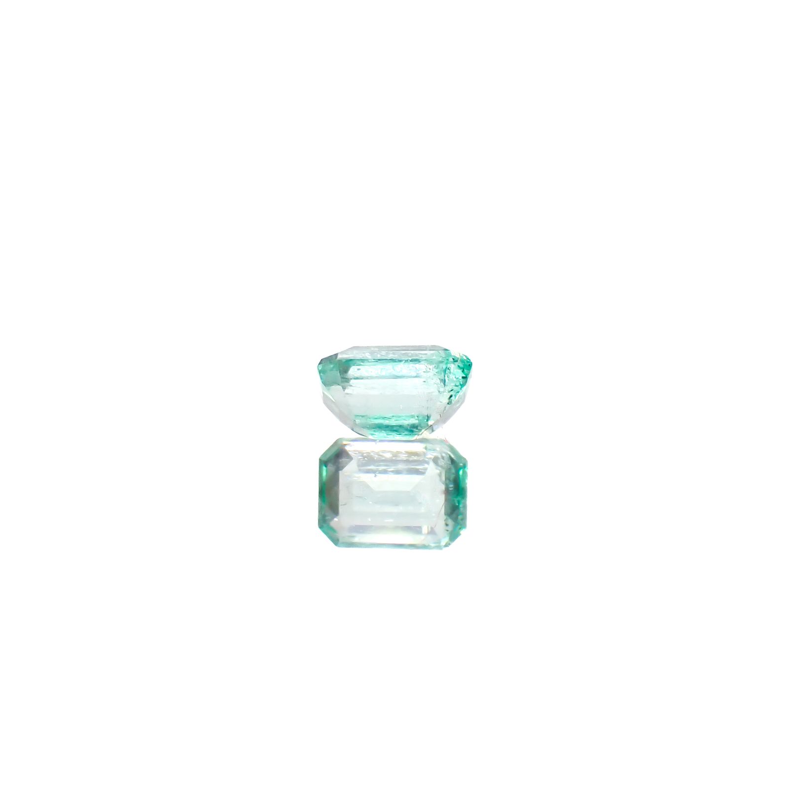 パステルカラーエメラルド コロンビア産 0.20ct[240225953]3.8x2.8mm前後