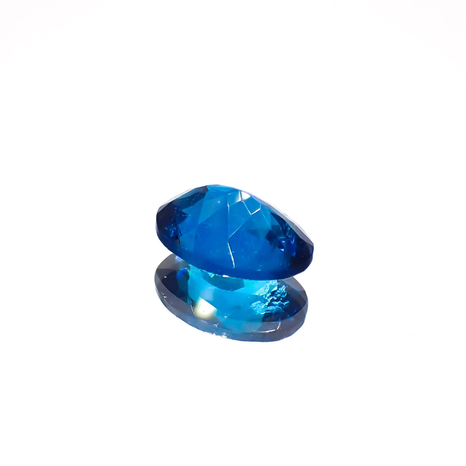 ディープブルーアパタイト  マダガスカル産 0.80ct[230421658]7.1x5.1mm前後