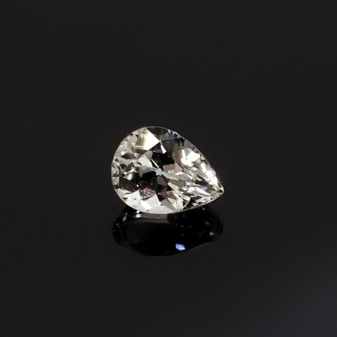 リューコガーネット(宝石名ホワイト グロッシュラー・ガーネット)ビルマ産 0.42ct 識別済[220616323]5x3.7mm前後