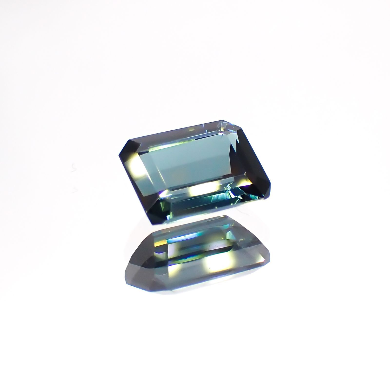 ブルートルマリン(宝石名ブルー・トルマリン) ナイジェリア/ブラジル産 1.334ct ソ付(彩珠)[211013589]7.3×5.8mm前後