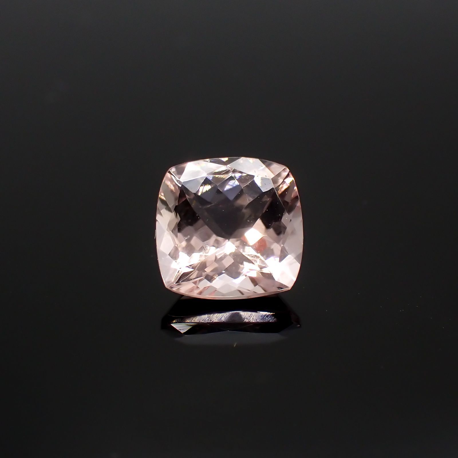 モルガナイト(宝石名モルガナイト)ナイジェリア産 1.25ct 識別済[220717068]7.1x7.1mm前後
