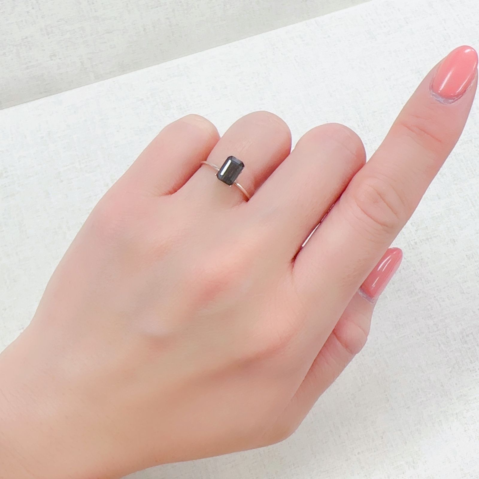 レインボースキャポライト ブラジル産 0.89ct[230320915]6.9x4.8mm前後