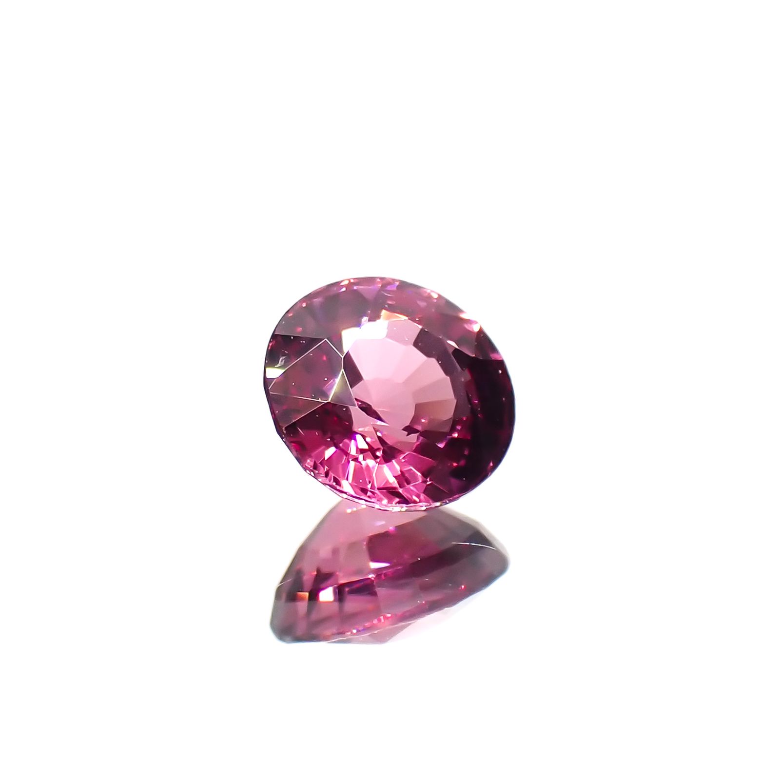 ロードライトガーネット(宝石名ロードライト・ガーネット)ブラジル産 0.64ct 識別済[230421594]5.1x5mm前後