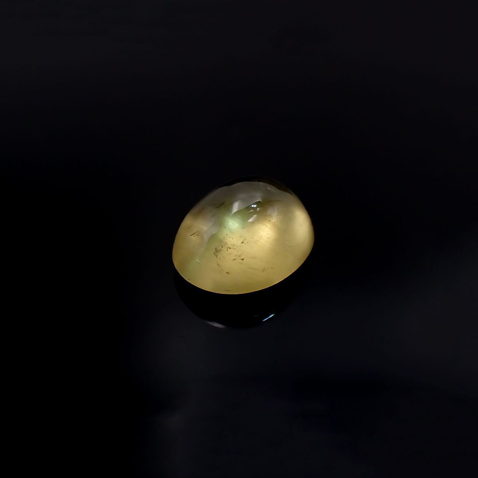 イエローベリルキャッツアイ(宝石名イエロー・ベリル キャッツアイ)ブラジル産 2.92ct 識別済[220917884]10.1x8.1mm前後