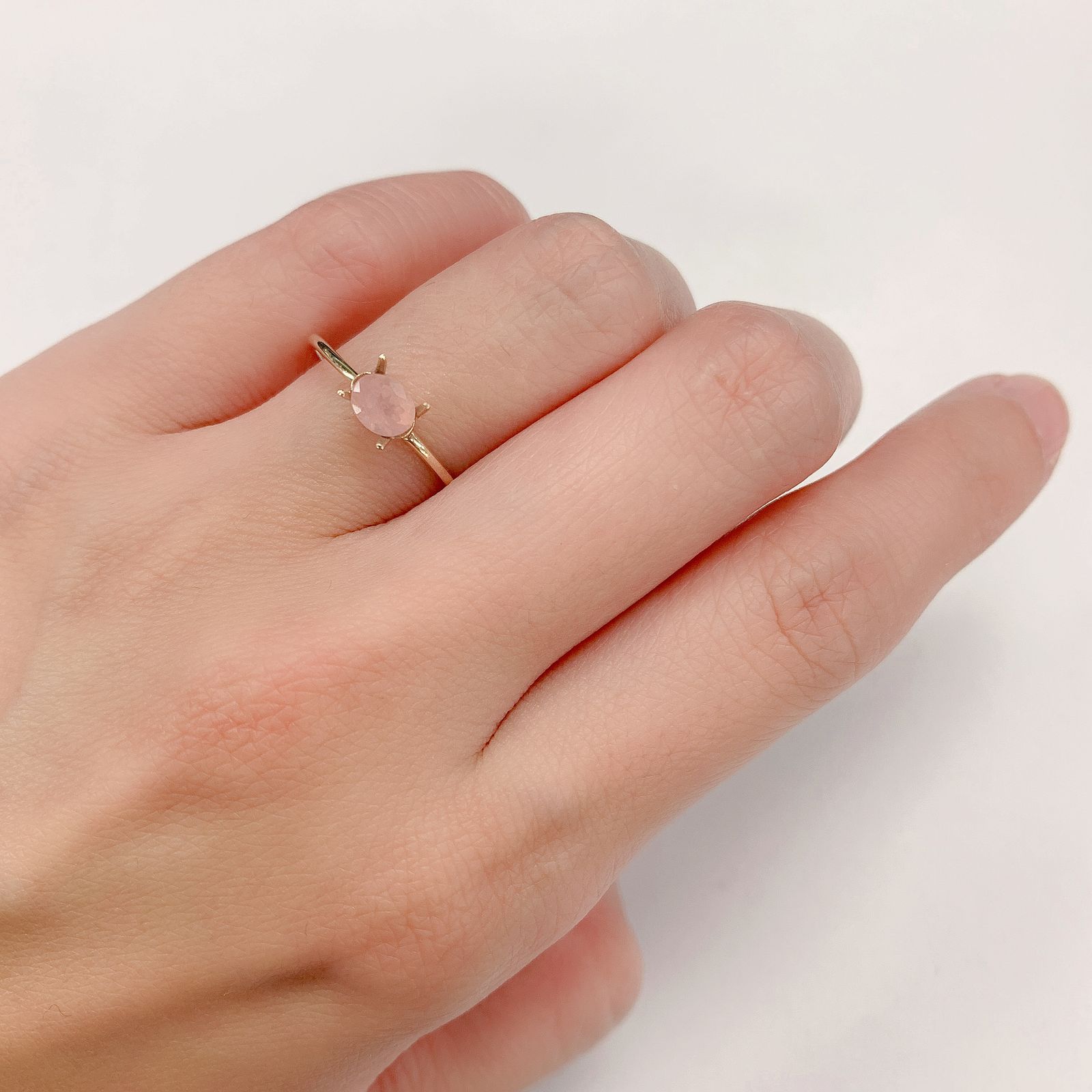 ディープローズクォーツ(宝石名ローズ・クォーツ) モザンビーク産 0.33ct 識別済[20095390]5×4.1mm前後