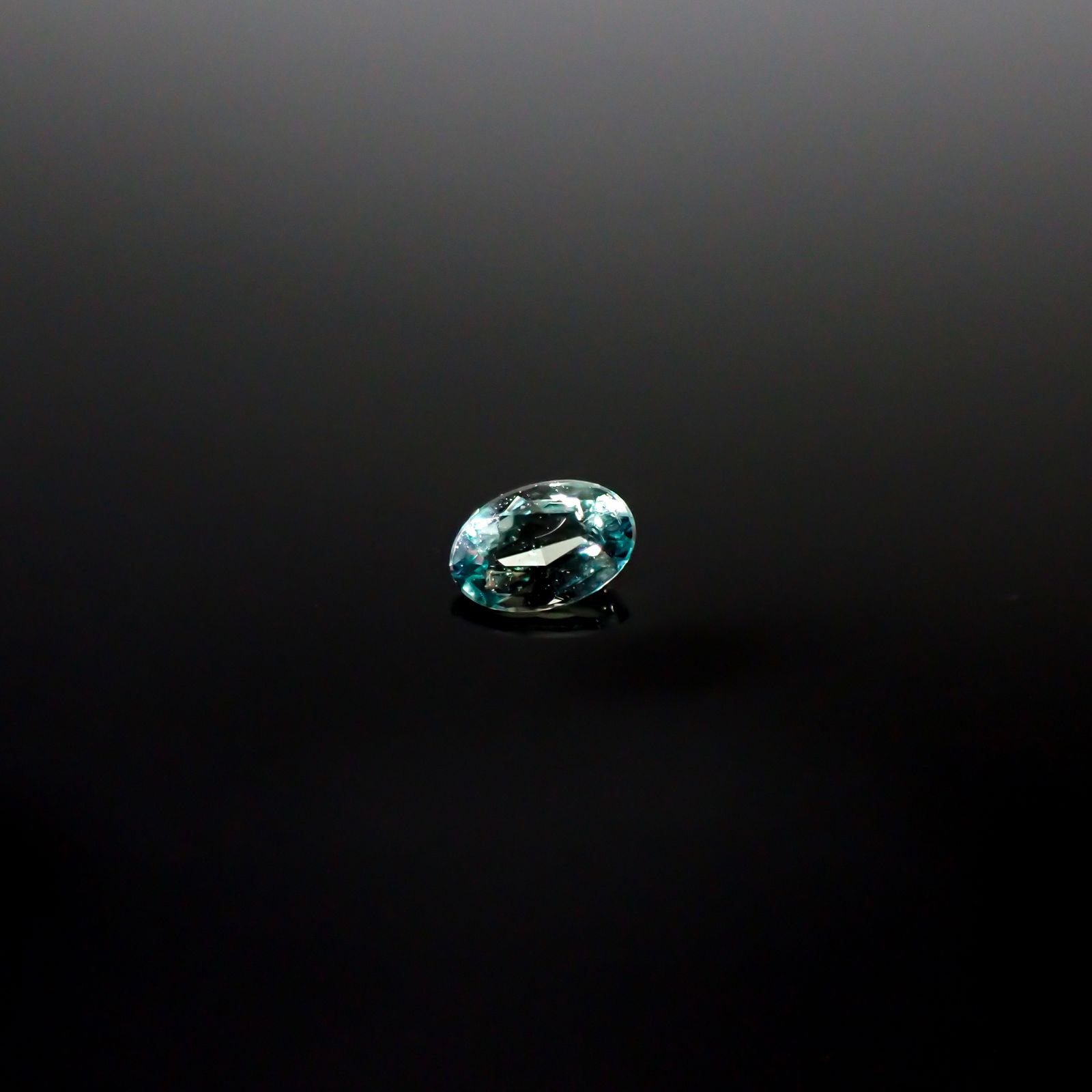 アレキサンドライト ブラジル産/EmeraldMains社製 0.10ct[240527584]3.6x2.4mm前後