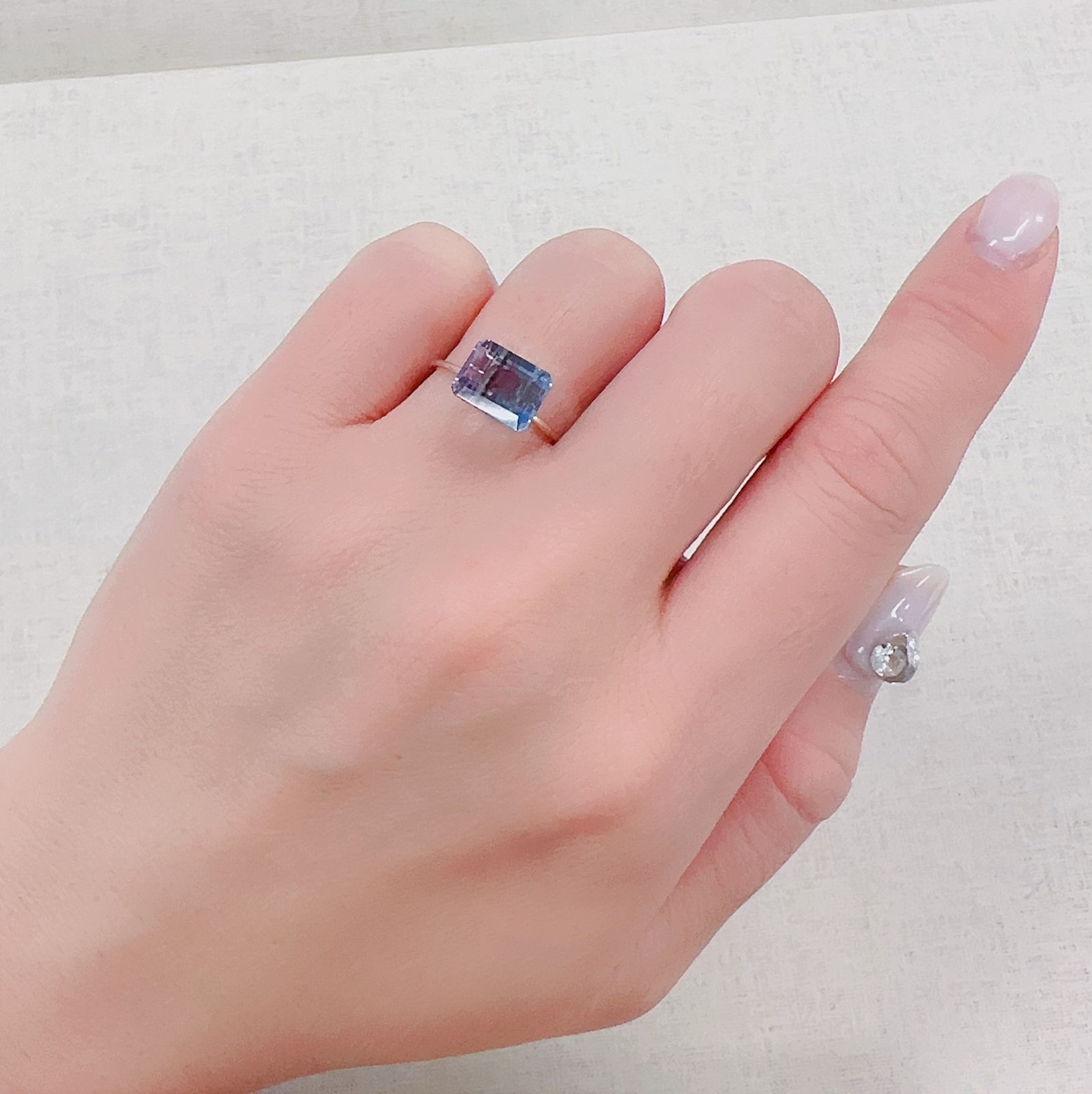 パーティカラーフローライト ブラジル産 2.95ct[230421752]9x7mm前後