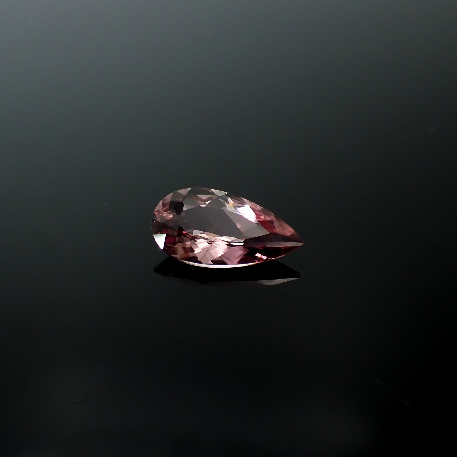 カラーシフト ピンクダイアスポア アフガニスタン産 5.88ct[240326385]17.8x9.1mm前後