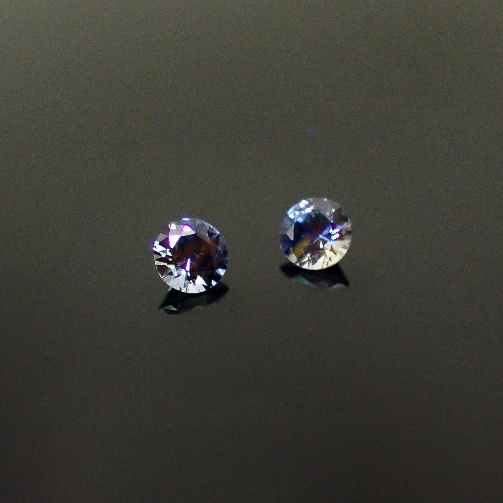 ◇ペアセット◇アイスブルーサファイア スリランカ/マダガスカル産 0.26ct(2pcs合計) [250830988]3x3mm前後