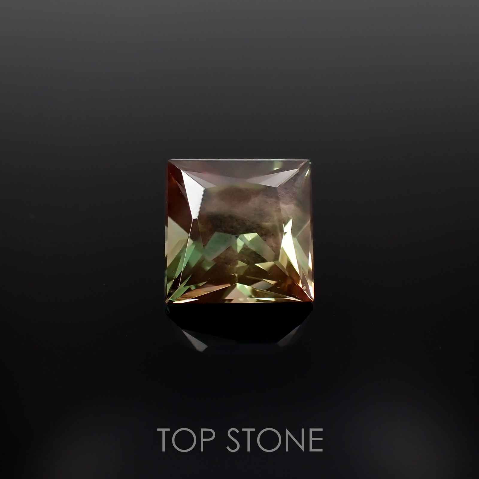 ◇プリンセスカット◇バイカラーオレゴンサンストーン アメリカ・オレゴン州産 2.76ct[221018706]8.5x8.4mm前後