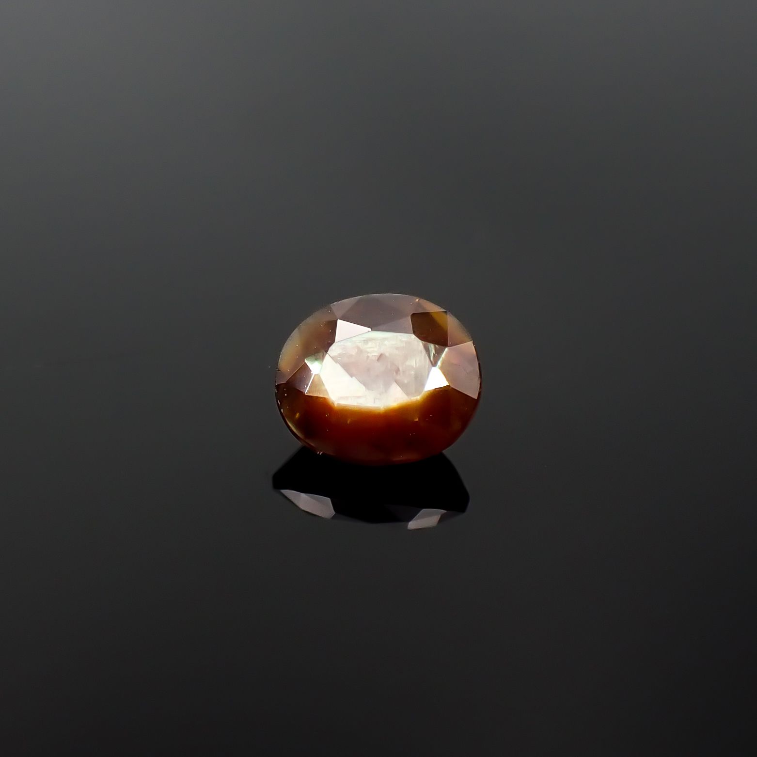 レインボーガーネット 日本・奈良県産 1.62ct / 7.4x6.3mm前後 [260432088]