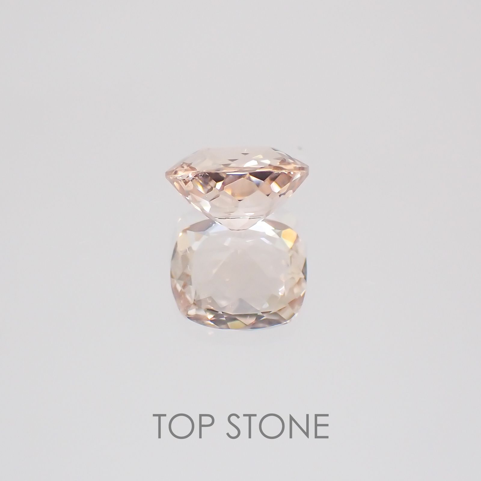 モルガナイト ナイジェリア産 ルース 1.04ct[21039109]6.9×6.2mm前後