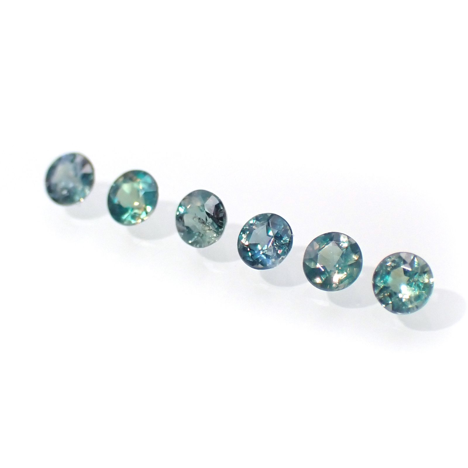 ◆ランダムセレクト-Limited edition-◆<先着30個>アレキサンドライト ブラジル産/EmeraldMains社製 約0.024ct[230923296]1.7x1.8mm前後