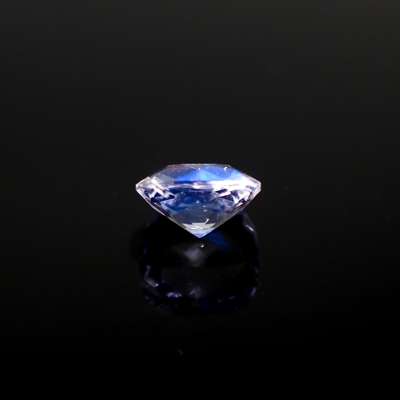 レインボームーンストーン ザンビア産 0.73ct[231224799]6x5.9mm前後