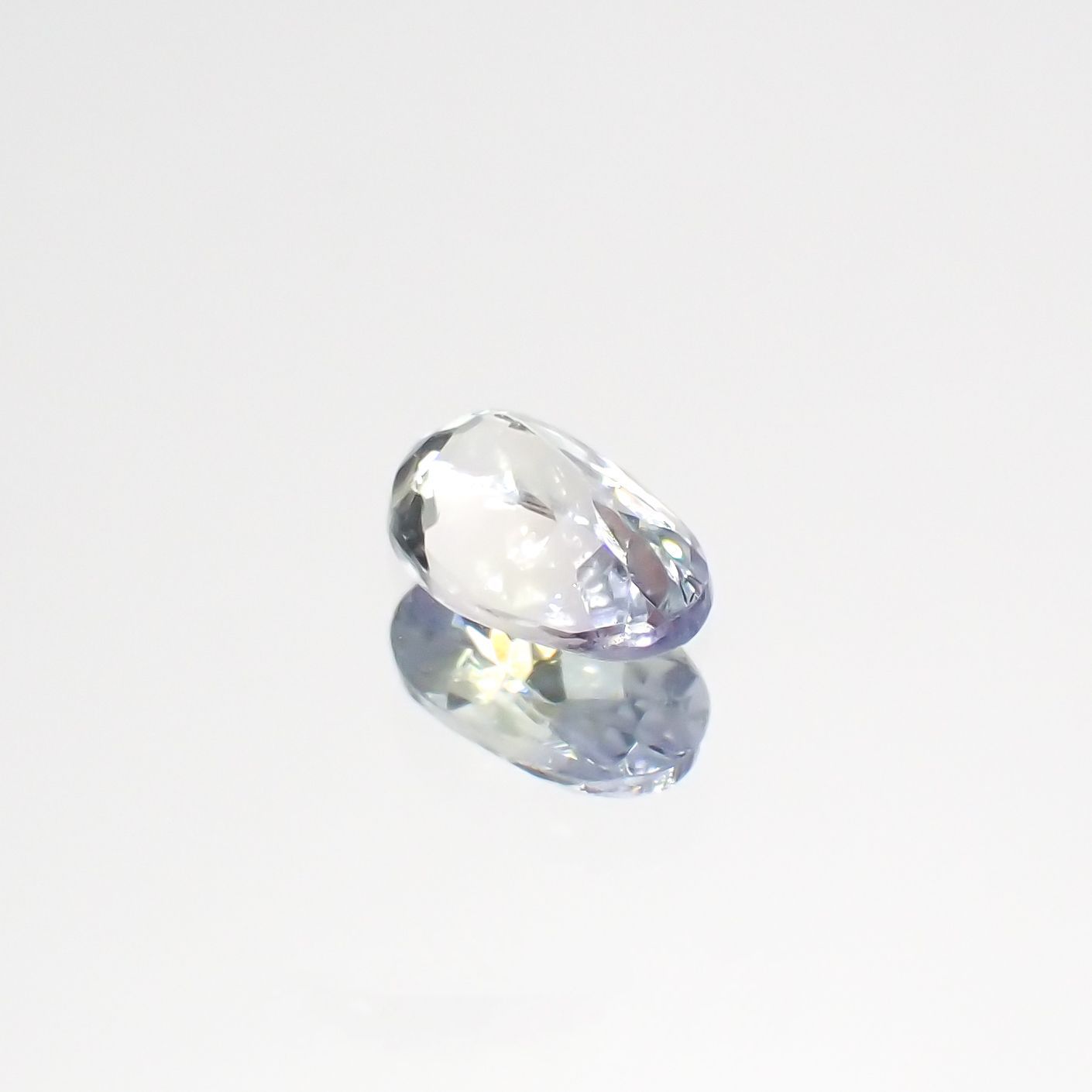 バイカラータンザナイト(宝石名ゾイサイト)タンザニア産 0.49ct 識別済[220515898]6.1x4.1mm前後