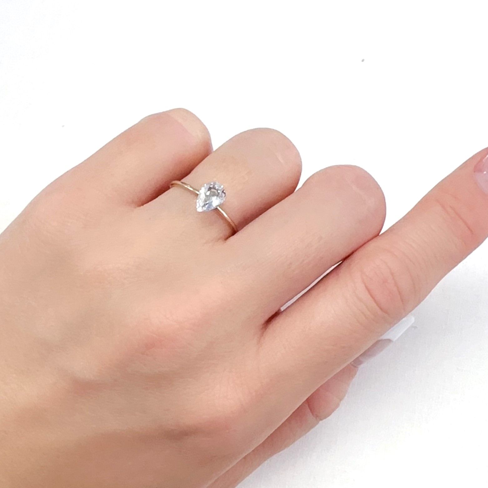 レインボームーンストーン ザンビア産 0.60ct[231224802]7x5mm前後