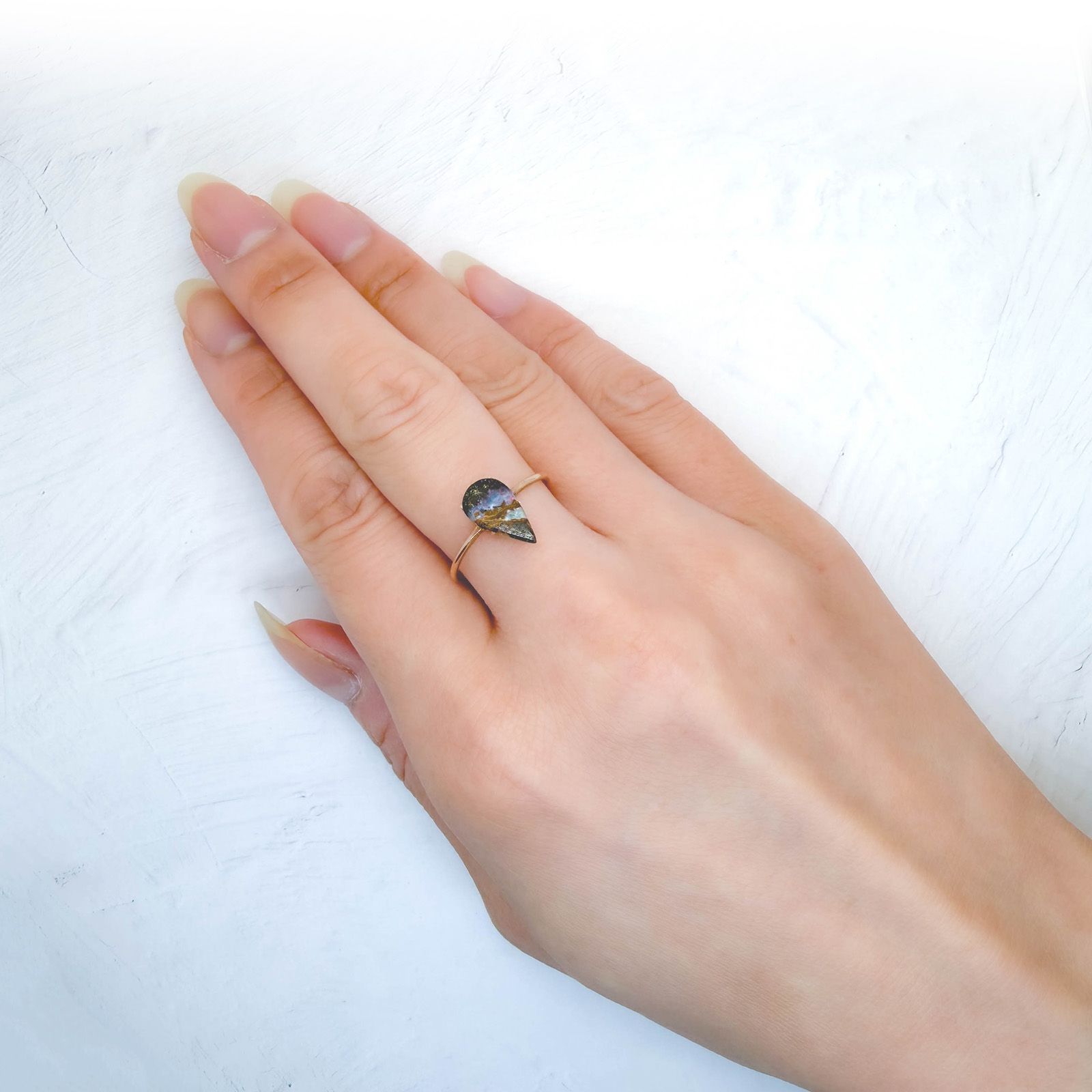 ボルダーオパール オーストラリア産 0.88ct / 10.9x6.2mm前後 [260933077]