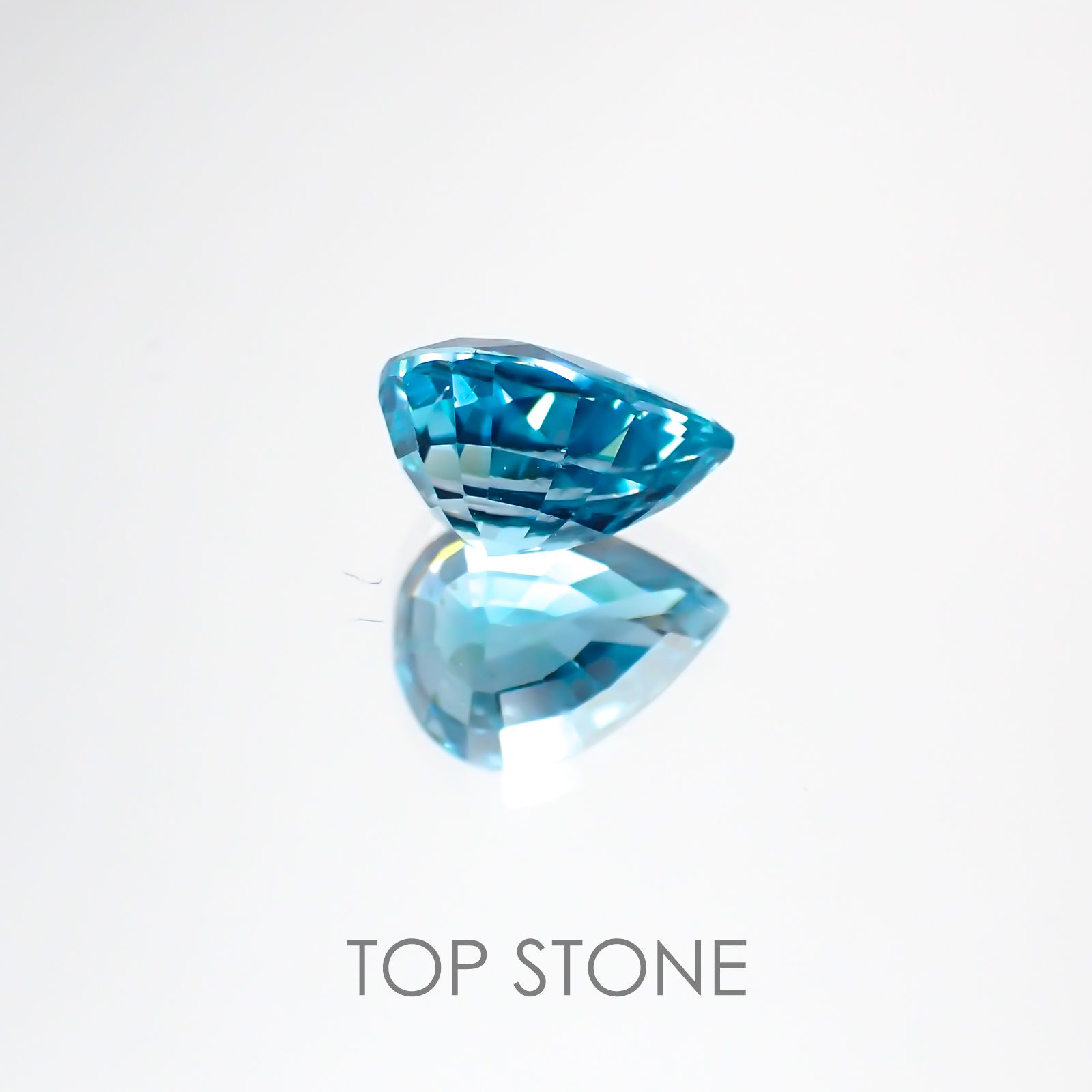 ブルージルコン カンボジア産 ルース 2.03ct[20117920]8.1×6mm前後