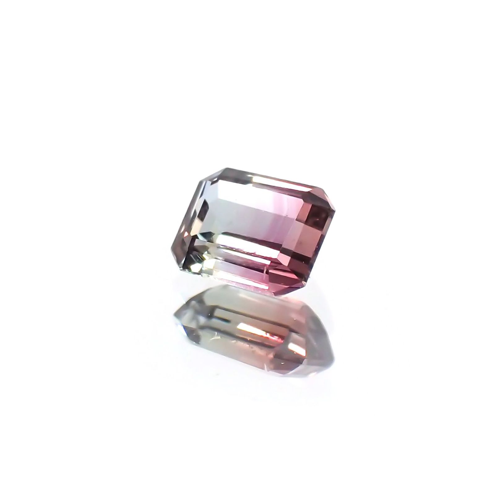 バイカラーサファイア(宝石名バイカラー・サファイア) タンザニア産 識別済 0.24ct / 3.8x3.2mm前後 [21069756]