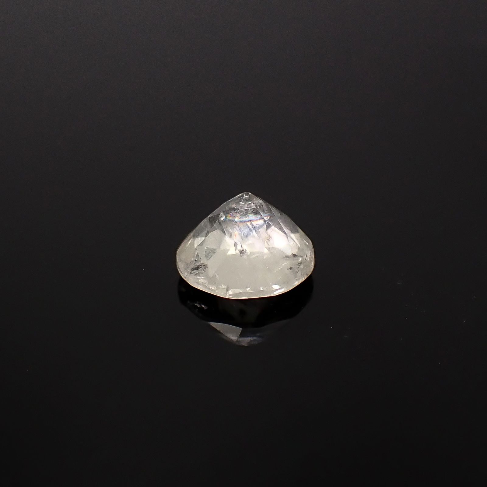 リューサイト 遊色効果あり イタリア産 1.14ct / 7.3x7.2mm前後 [260131554]