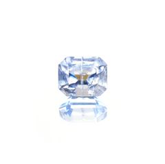 ベニトアイト(宝石名ベニトアイト) アメリカ・カリフォルニア州サンベニト産 ソ付(彩珠) 0.645ct / 5.1x4.2mm前後 [210310210]