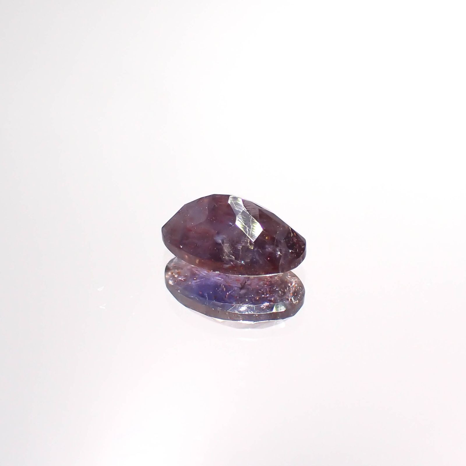 ブラッドショットアイオライト インド産 2.81ct[230522099]11.7x7.7mm前後