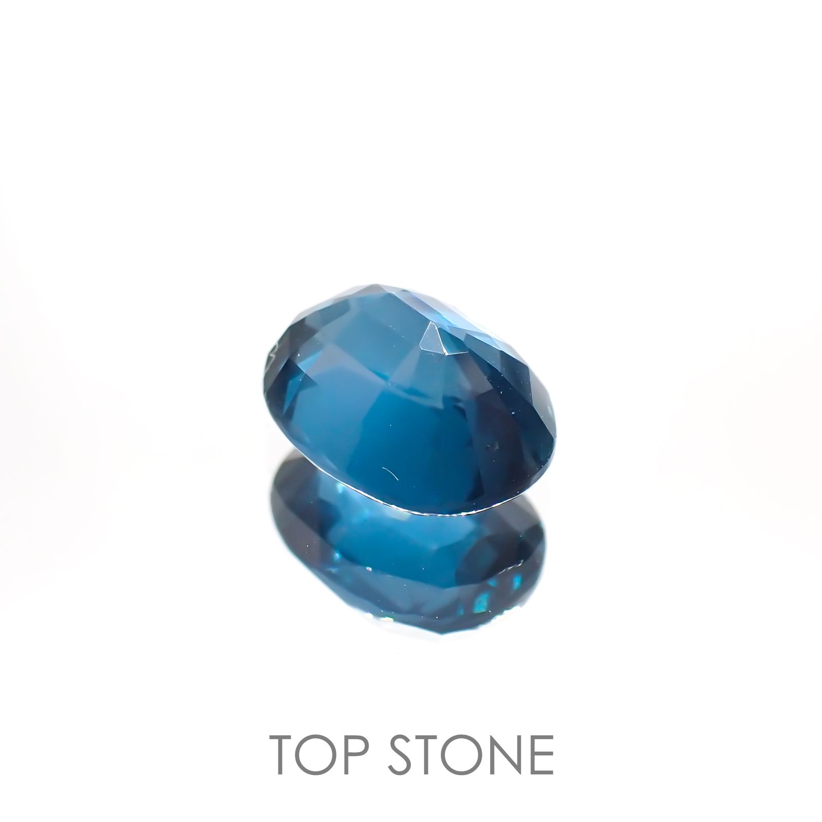 オーシャンブルーカイヤナイト(宝石名カイヤナイト) ネパール産 2.71ct 識別済[210410524]9×6.8mm前後
