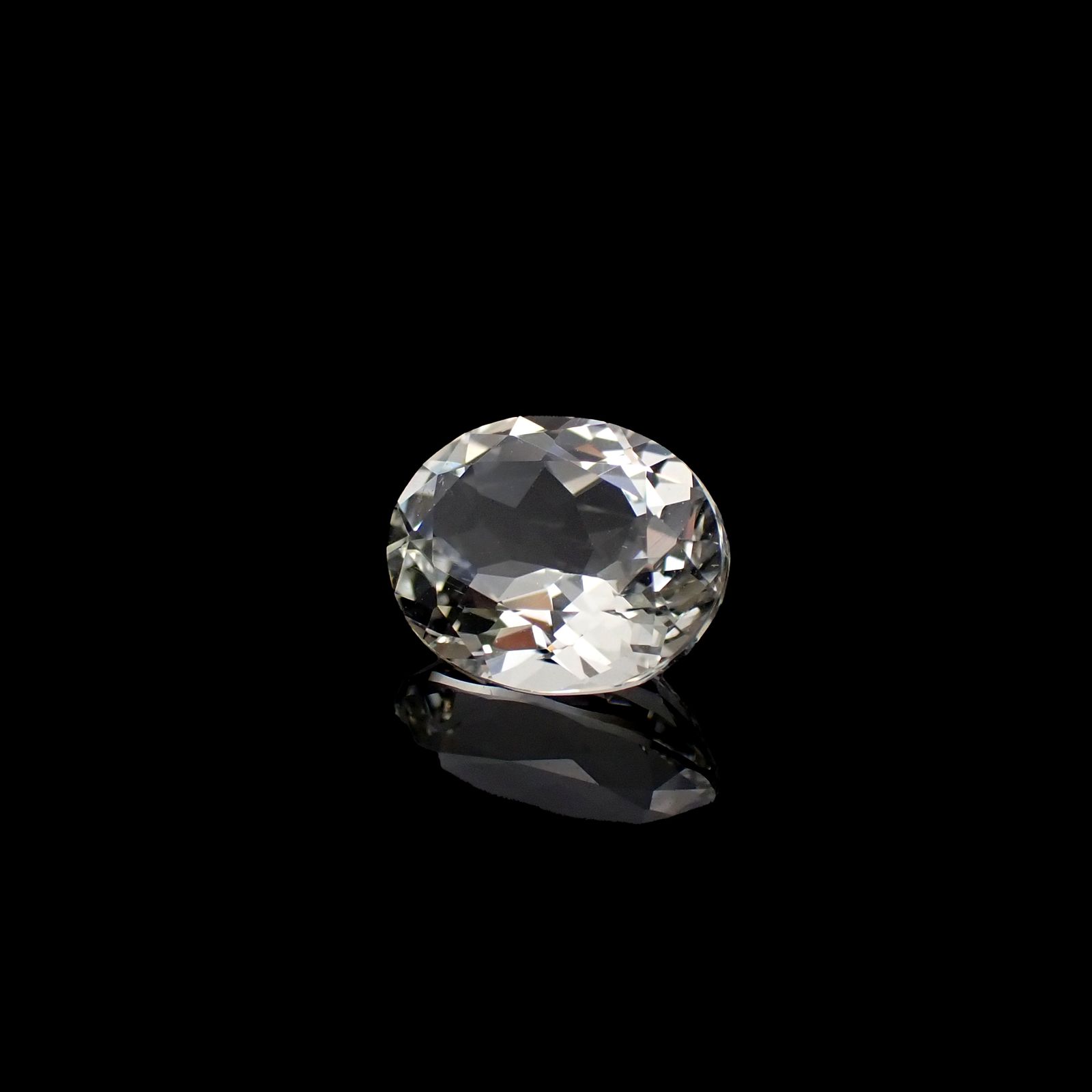 含バリウム・サニディン(宝石名サニディン)ドイツ産 1.95ct 識別済[231224975]9.5x7.5mm前後