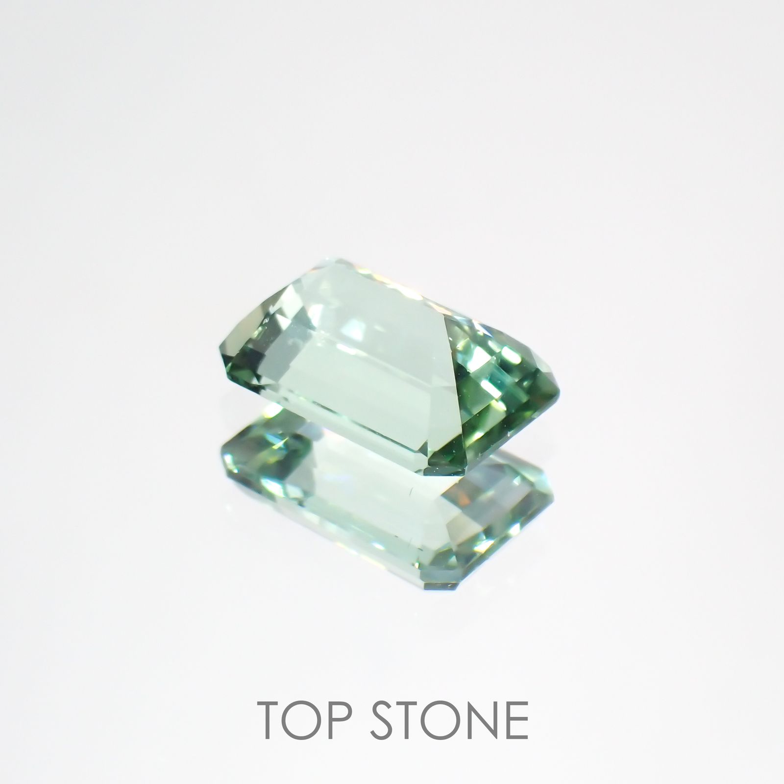 ミントトルマリン(宝石名グリーン・トルマリン) ルワンダ産 1.447ct ソ付(彩珠)[211013632]8.3×5.6mm前後
