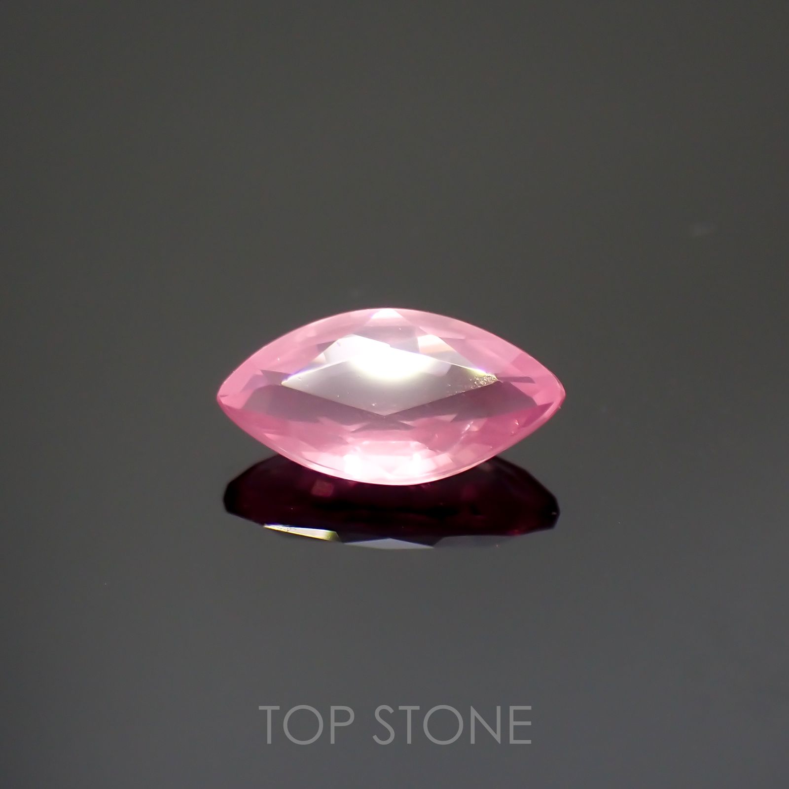 シルキーピンクスピネル(宝石名ピンク・スピネル)タンザニア産 0.95ct 識別済[220114135]8.7x4.6mm前後