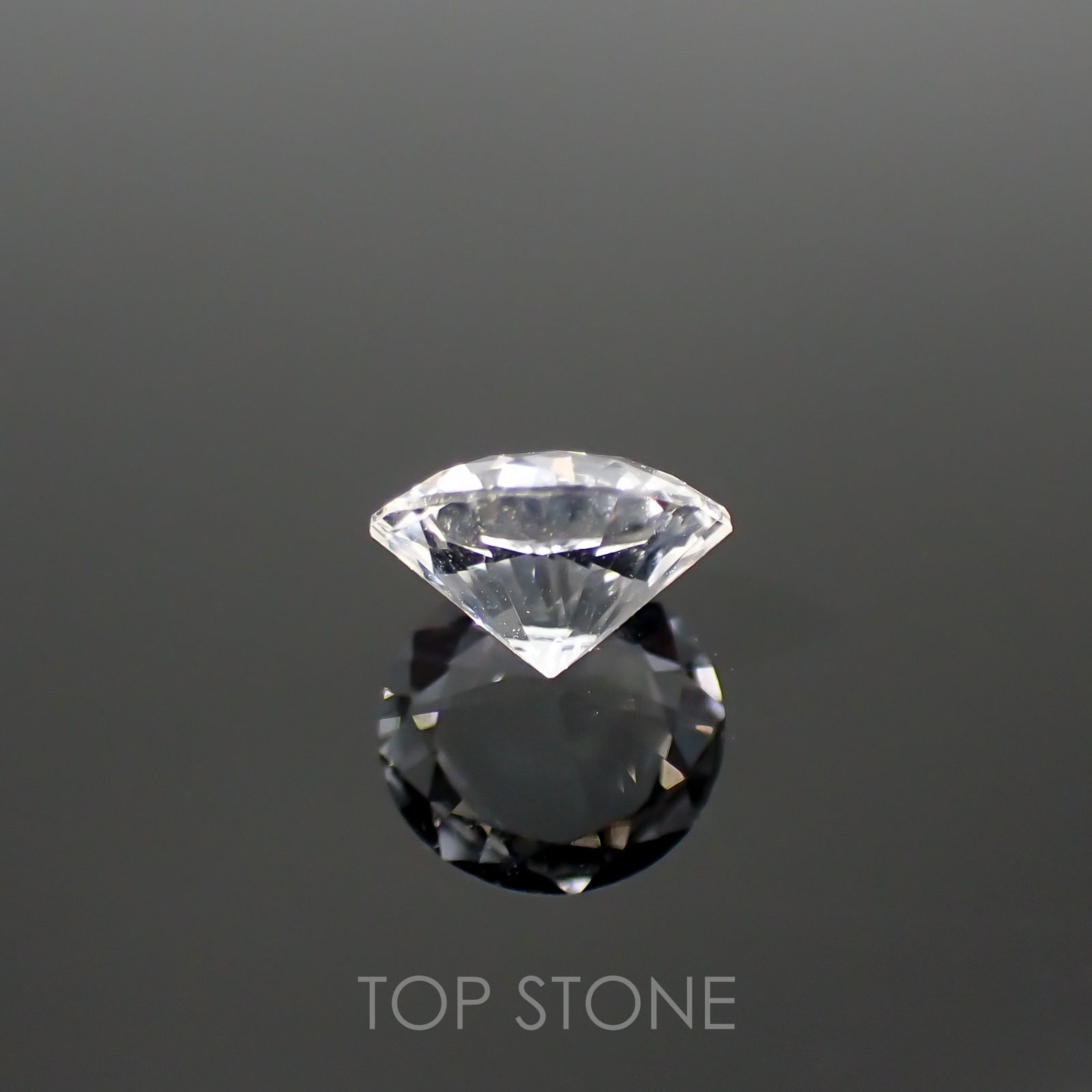 フェナカイト(宝石名フェナカイト)ブラジル産 0.99ct 識別済[220115160]6.9x6.9mm前後
