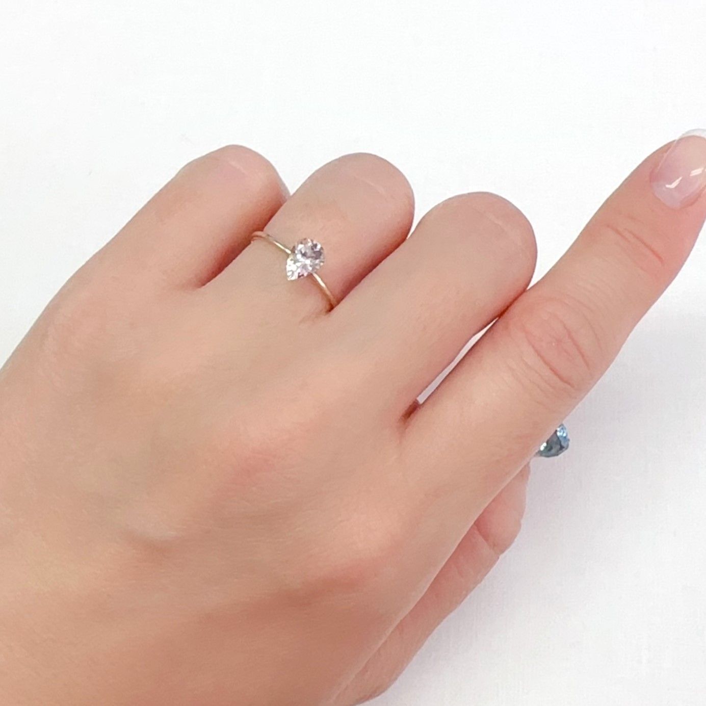 モルガナイト ブラジル産 0.57ct[240326767]6.8x5mm前後
