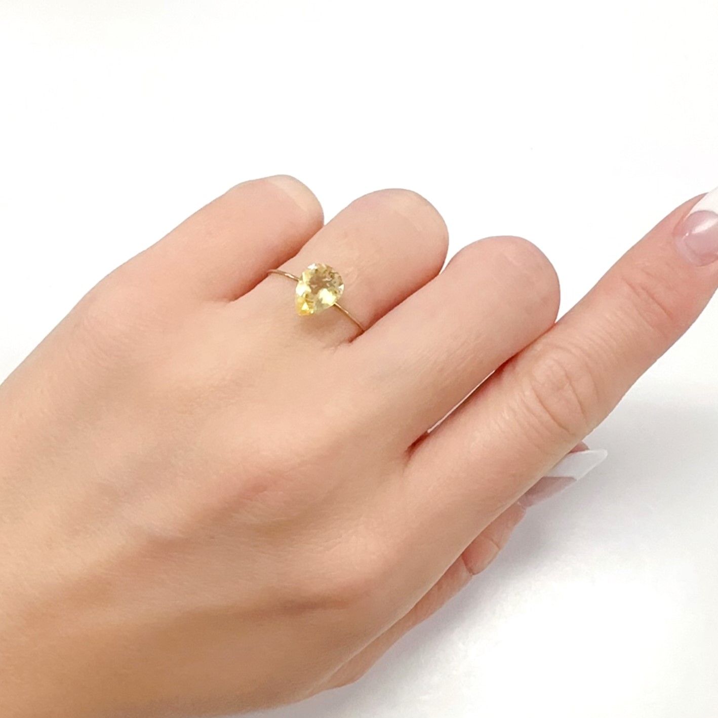 コンドロダイト(宝石名コンドロダイト)タジキスタン・パミール高原産 1.253ct ソ付(彩珠)[231225228]8.3x6.3mm前後