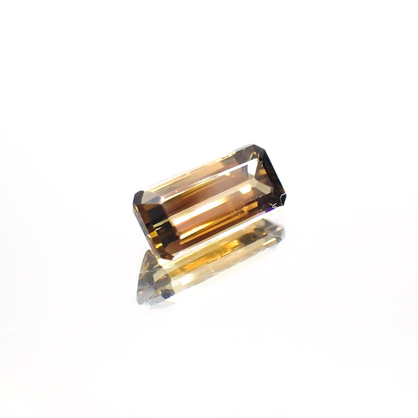 バイカラークリソベリル(宝石名バイカラー・クリソベリル)マダガスカル産 0.70ct 識別済[220114198]7x3.2mm前後