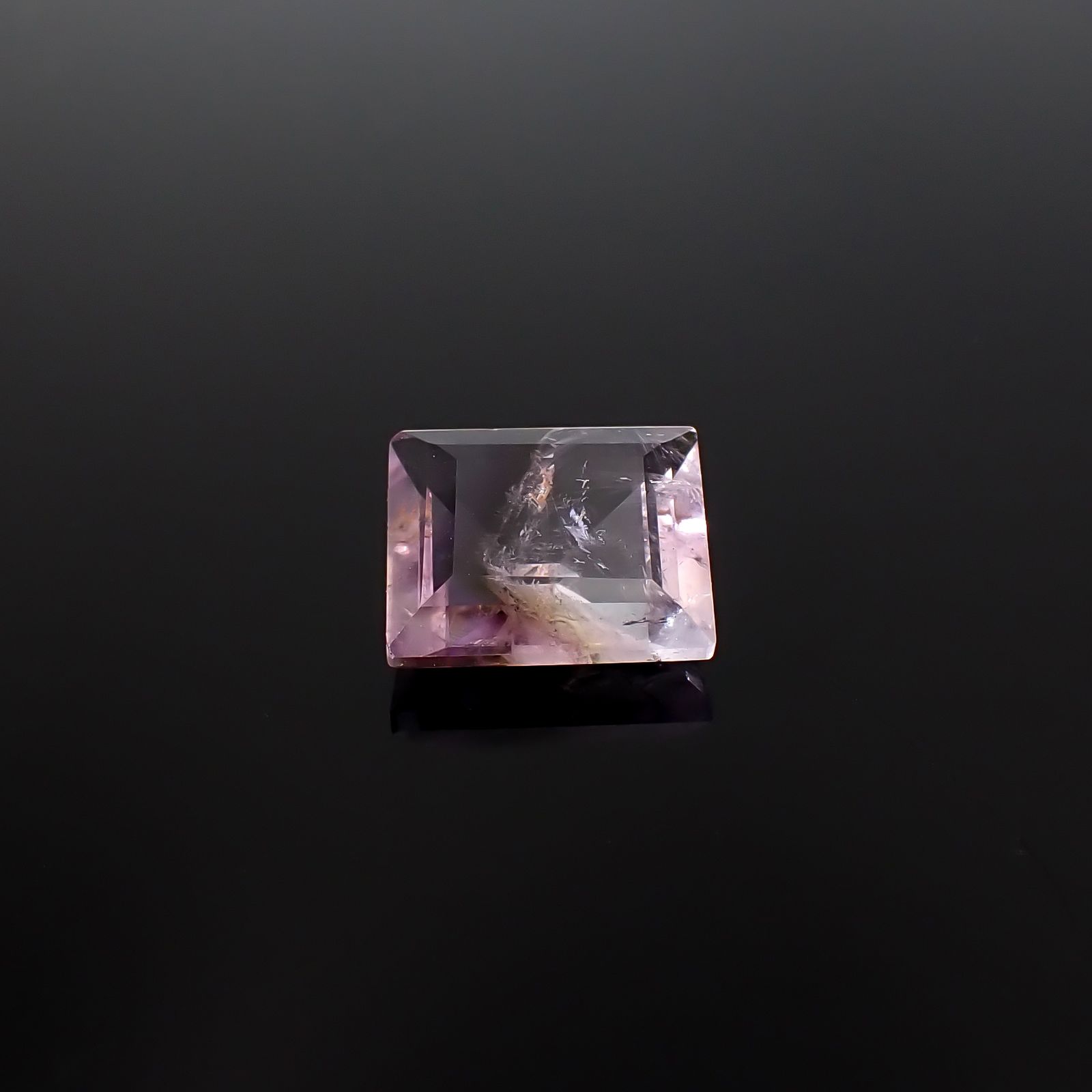 ワンウェイアメジスト ブラジル産 6.42ct / 13x11.1mm前後 [260432026]