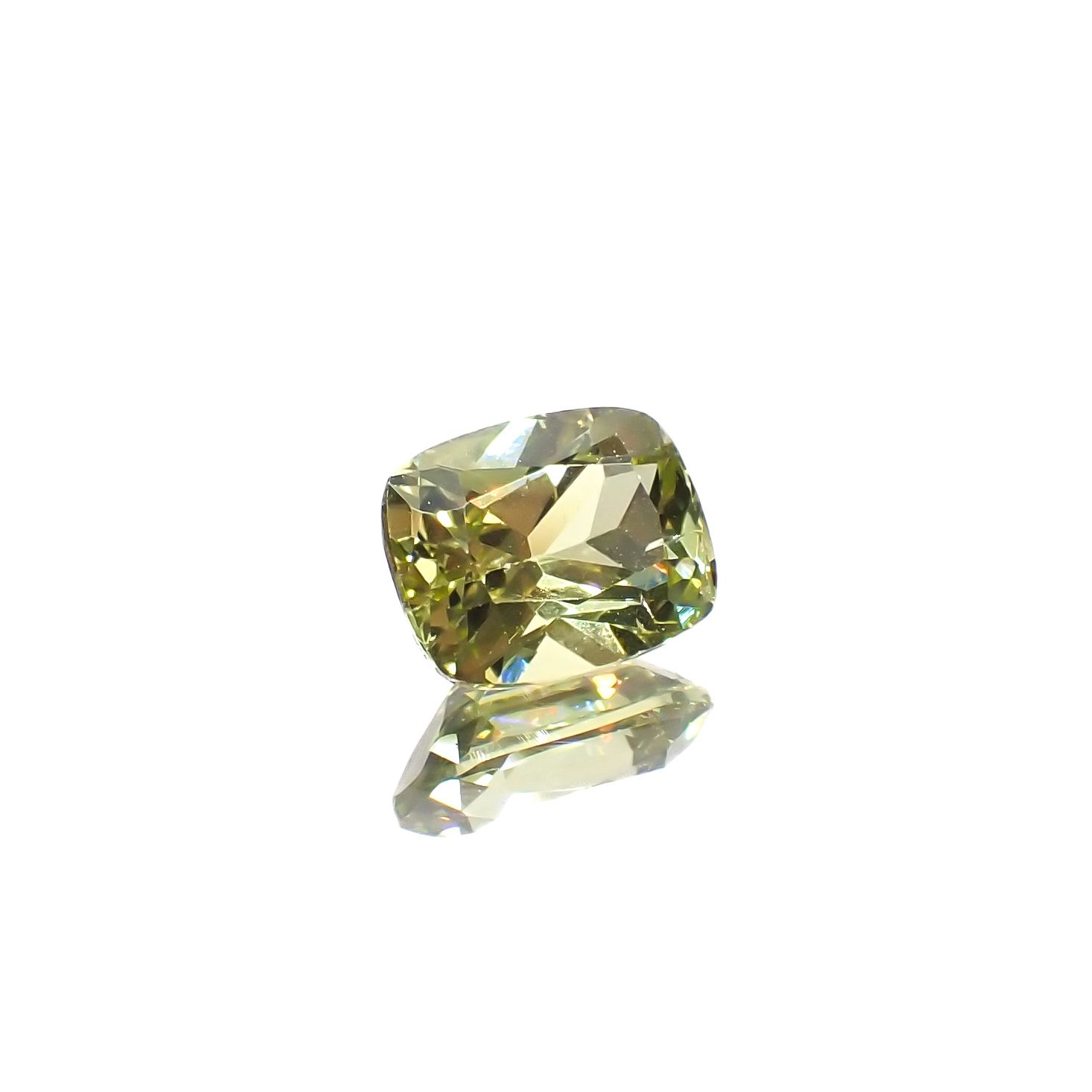 マリガーネット(宝石名グロッシュラー アンドラダイト・ガーネット)マリ共和国産 0.75ct 識別済[231124335]6x4.7mm前後