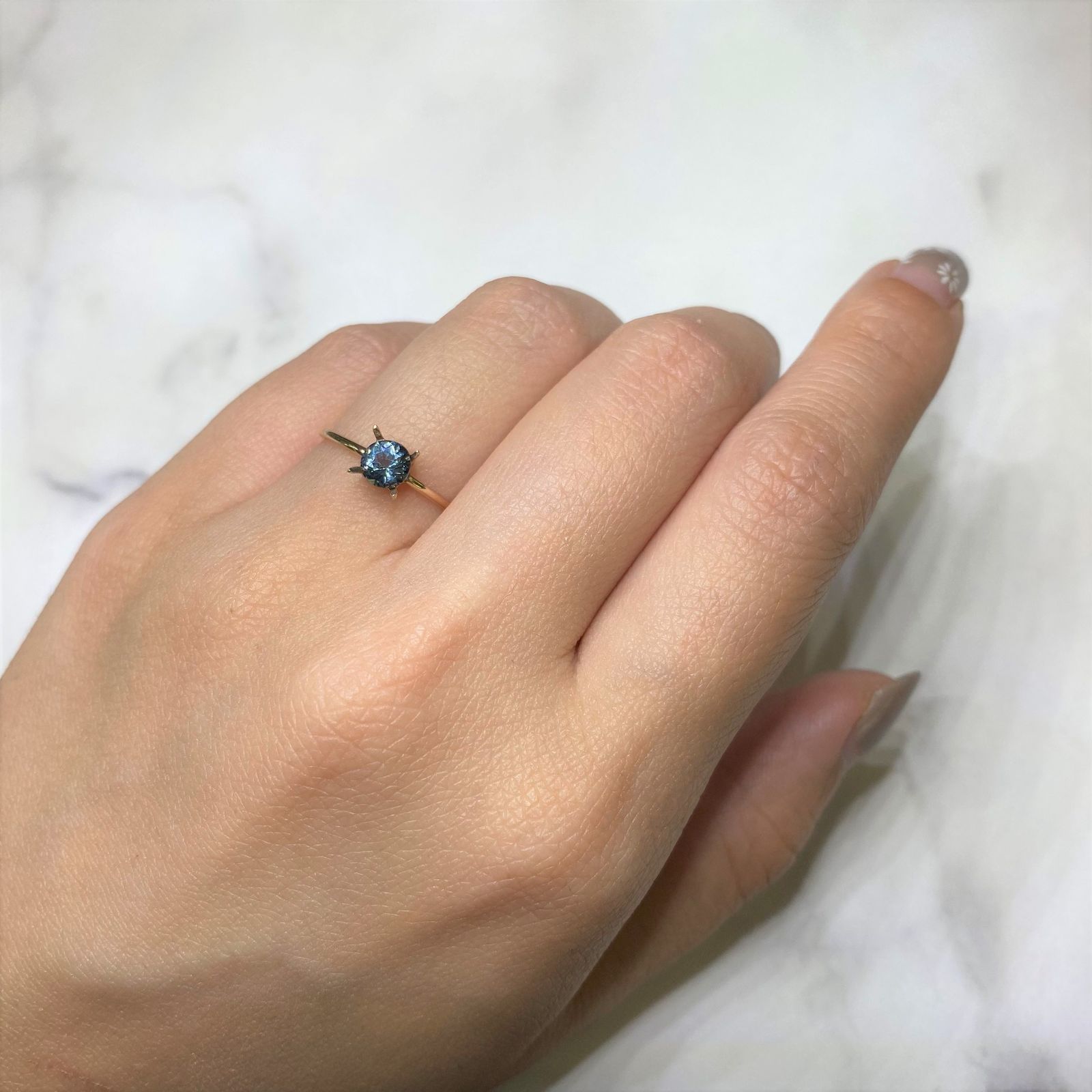 グレイッシュブルースピネル(宝石名スピネル) ビルマ産 0.43ct 識別済[210913467]4.9×4.8mm前後