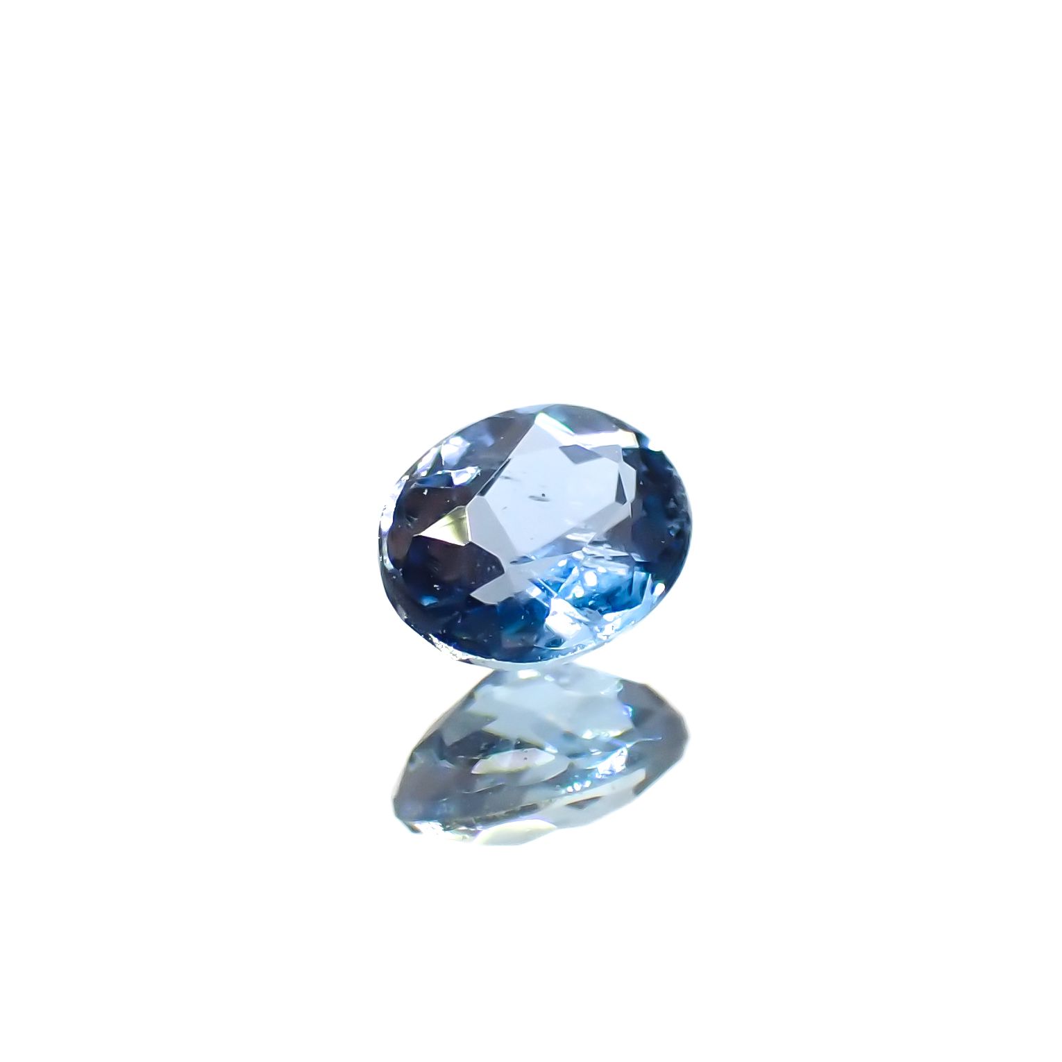 タトゥーアクアマリン ブラジル・ミナスジェライス州タトゥー鉱山産 0.15ct[240226066]3.7x3mm前後 | TOP  STONE(トップストーン)