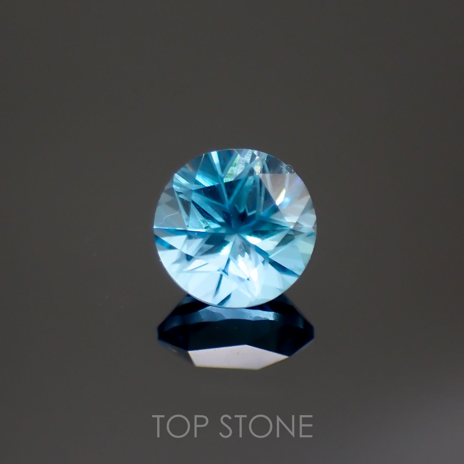 ◇特殊カット◇スイスブルートパーズ(宝石名ブルー・トパーズ) ブラジル産 1.09ct 識別済[211013013]6×6mm前後