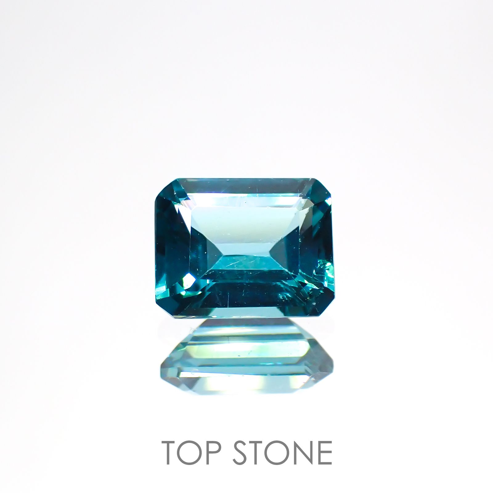 アパタイト(宝石名アパタイト) マダガスカル産 0.76ct 識別済[211013516]6×4.8mm前後