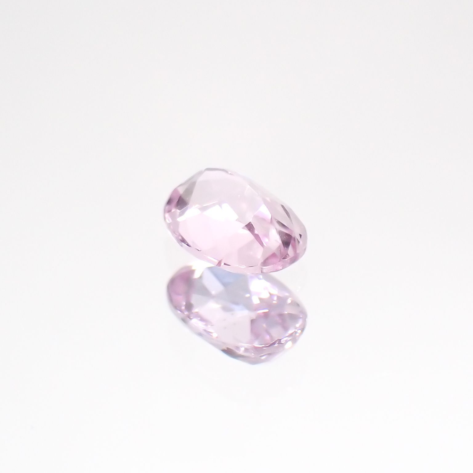 インペリアルトパーズ(宝石名トパーズ)ブラジル産 0.34ct 識別済[220114986]5x3.5mm前後