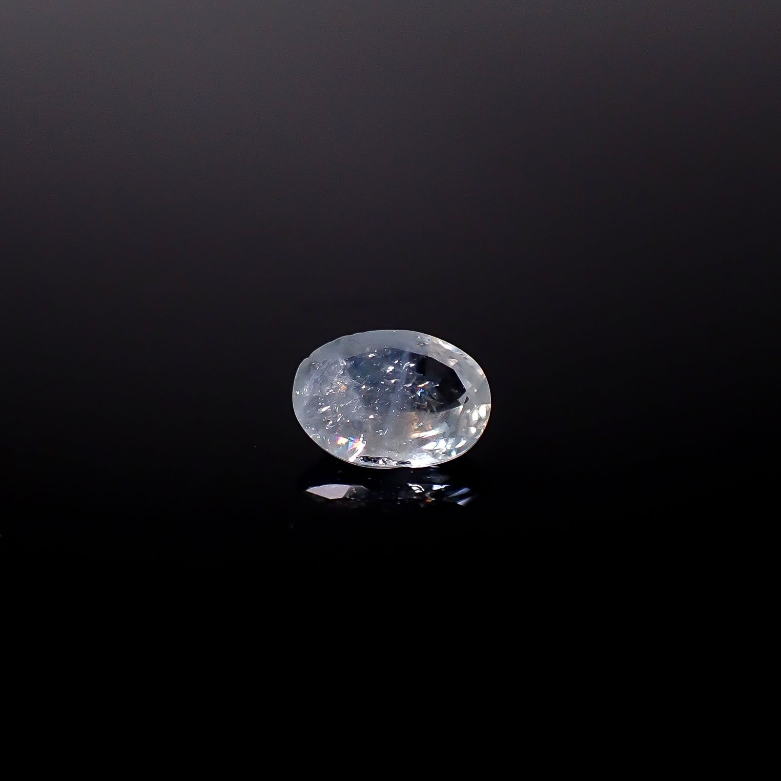 イリデッセンスアクアマリン ブラジル産 0.59ct / 6.9x4.9mm前後 [250730848]