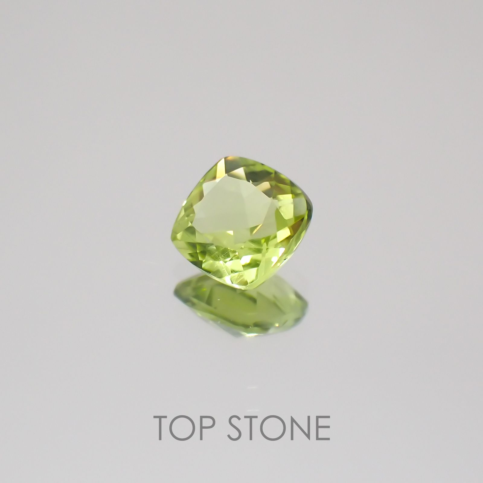 グリーンエンスタタイト カメルーン産 ルース 0.52ct[20128855]4.6×4.6mm前後