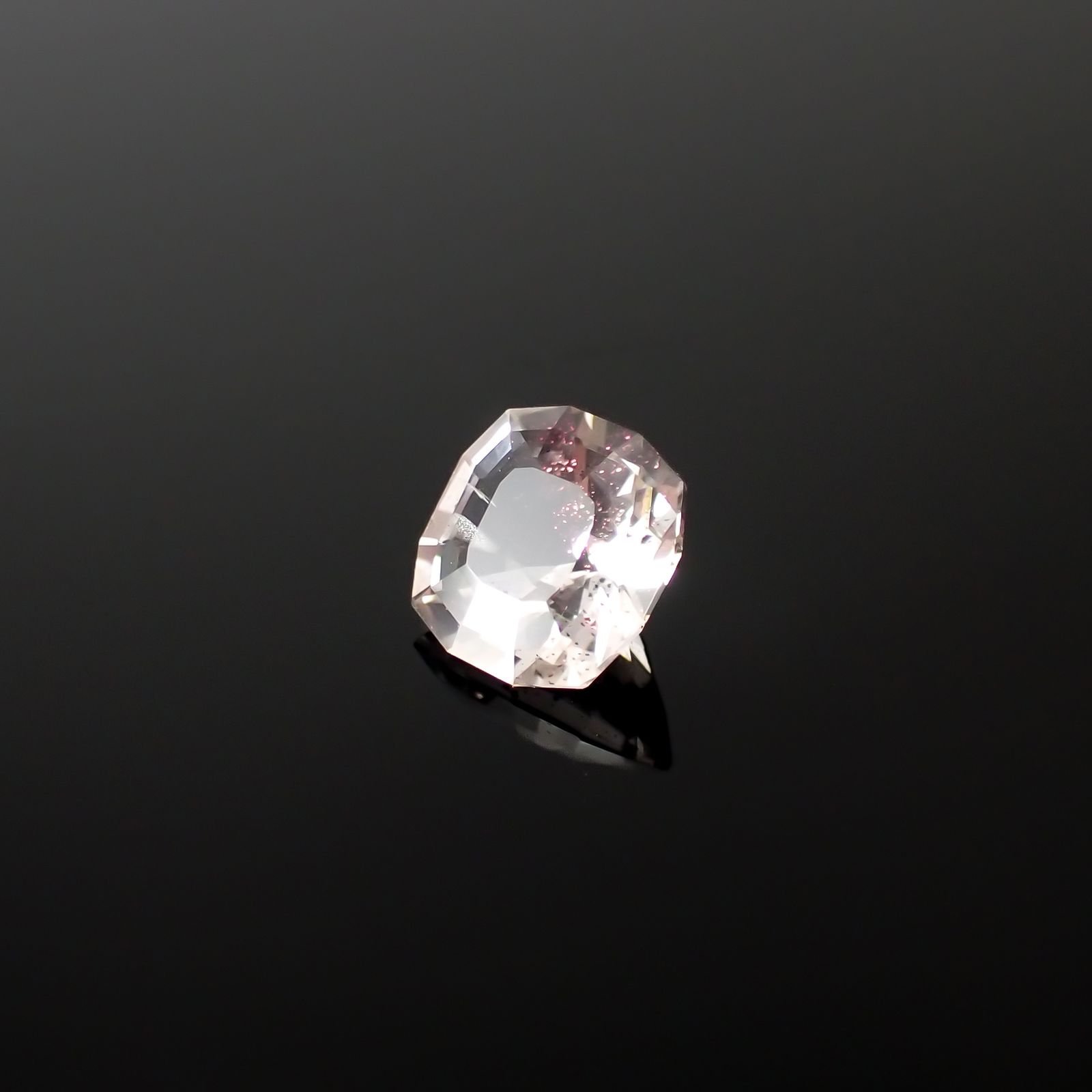 ◇カスタムカット◇ティンカーベルクォーツ ブラジル産 1.04ct[240125451]6.9x6.7mm前後