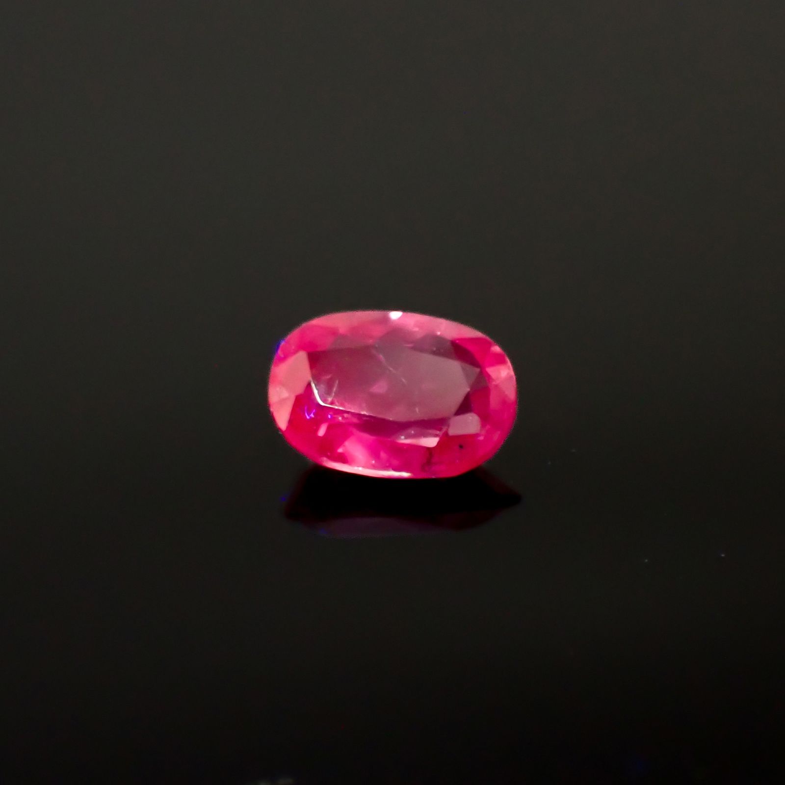 パープルサファイア 非加熱 パキスタン・カシミール地方産 0.34ct[240628401]5x3.4mm前後