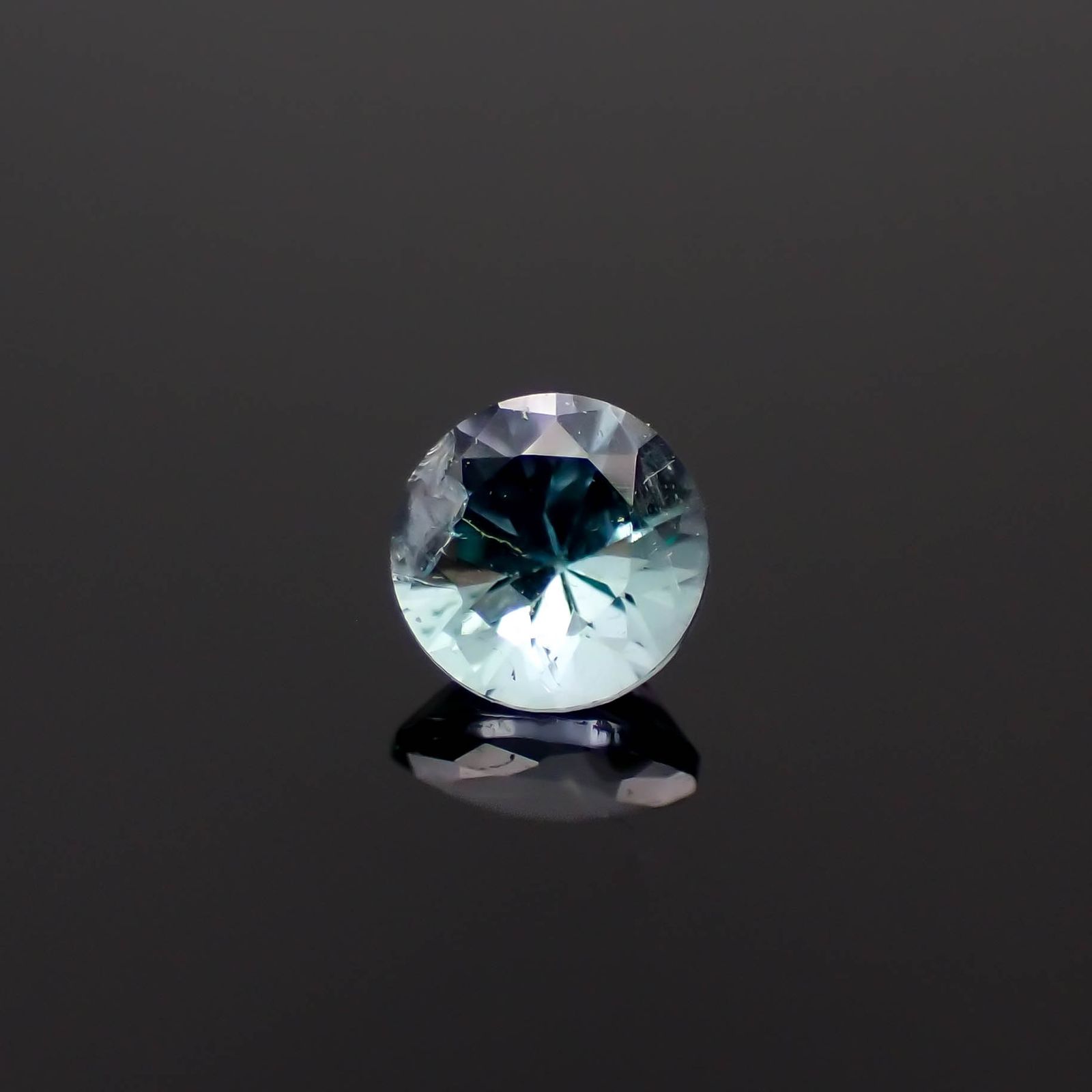 ブルーコーネルピン(宝石名ブルー・コーネルピン)タンザニア産 0.18ct 識別済[240527694]3.5x3.4mm前後