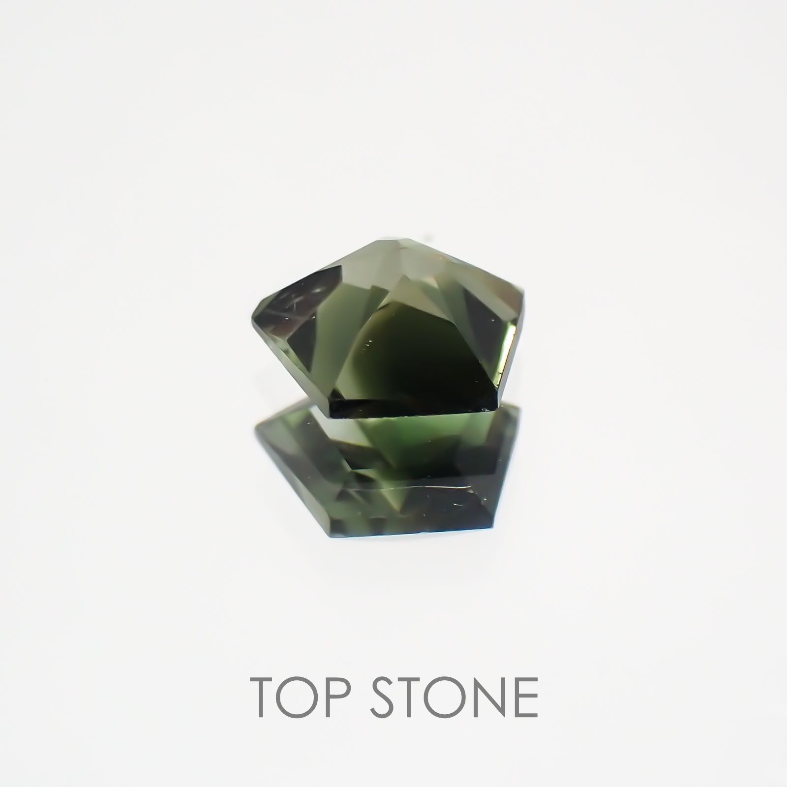 ◇ペンタゴンカット◇グリーントルマリンSA(宝石名グリーン・トルマリン) ブラジル/アフリカ産 0.22ct 識別済[21029546]4.1×4.1mm前後