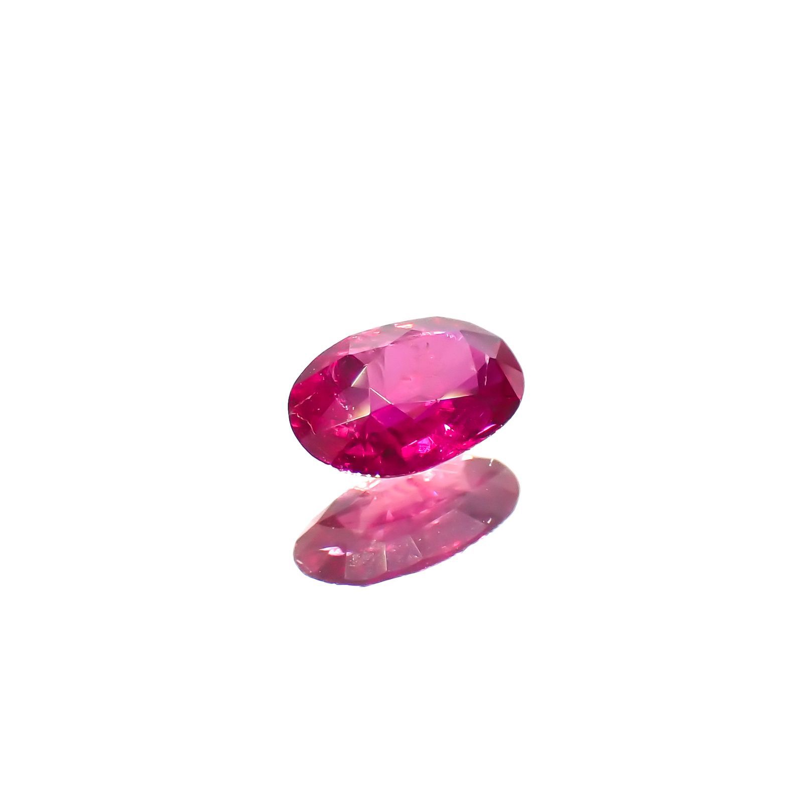 ルビー(宝石名ルビー)モザンビーク産 0.46ct 識別済[220616091]5.9x4mm前後